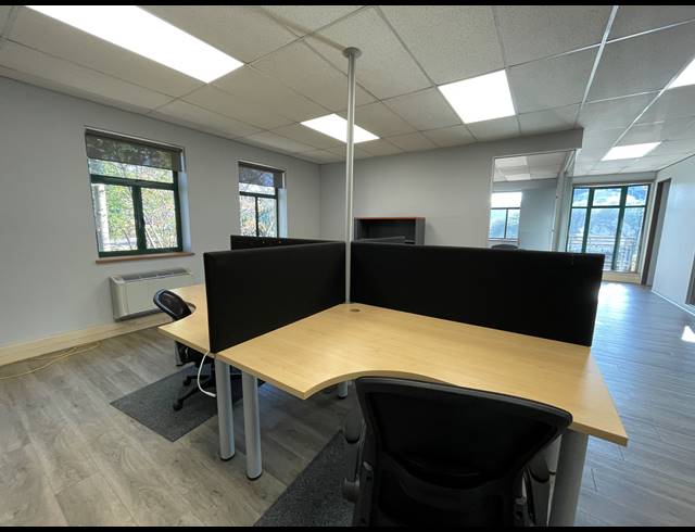160M² OFFICE TO LET IN LYME PARK